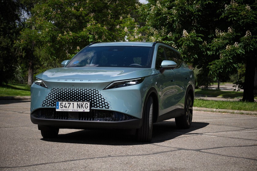 Omoda 7 Plug-in Hybrid SUV Challenges European Market with Value and Perceived Quality