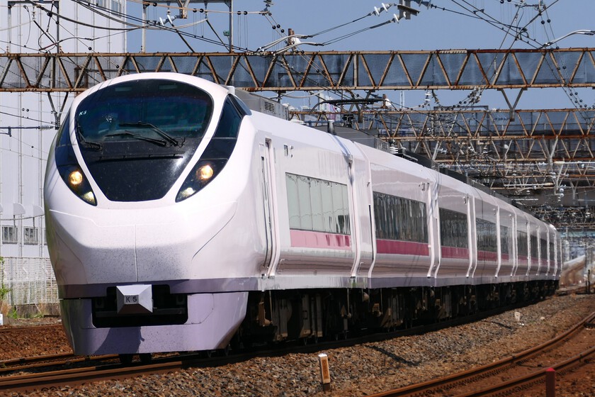 Renfe Seeks €4 Billion in High-Speed Trains, Spanish Firms Fall Short