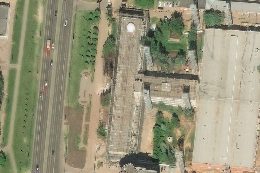 Russia’s “Drone Cage” Becomes Russian Roulette as Ukraine Deploys Long-Range Missiles