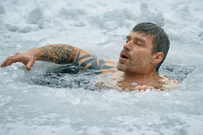 Cold Showers and Early Mornings Debunked: Scientific Scrutiny Challenges Productivity Gurus’ Morning Rituals