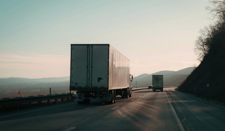 Trucker Fatigue Crisis Linked to Unfair Wages and Inadequate Rest, Study Reveals