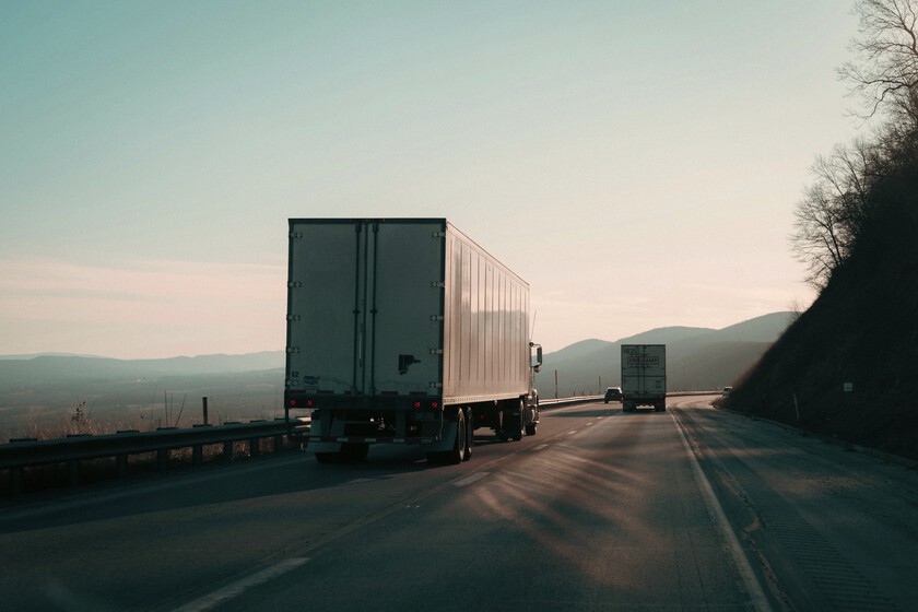 Trucker Fatigue Crisis Linked to Unfair Wages and Inadequate Rest, Study Reveals