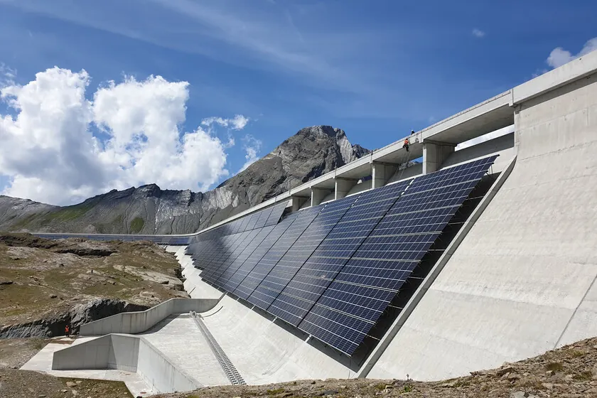 Swiss Alps Solar Project Achieves Remarkable Winter Performance, Defying Expectations