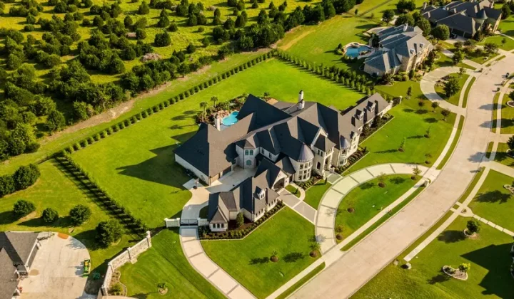 Landmaxxing: The Billionaire Obsession with Buying Up Entire Neighborhoods