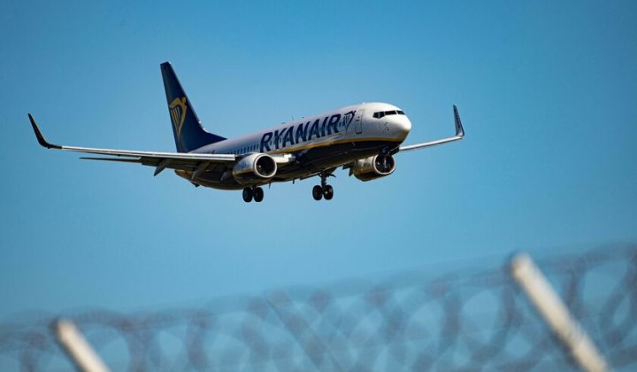 Ryanair’s European Retreat Boosts Vueling and Wizz Air Market Share in Spain