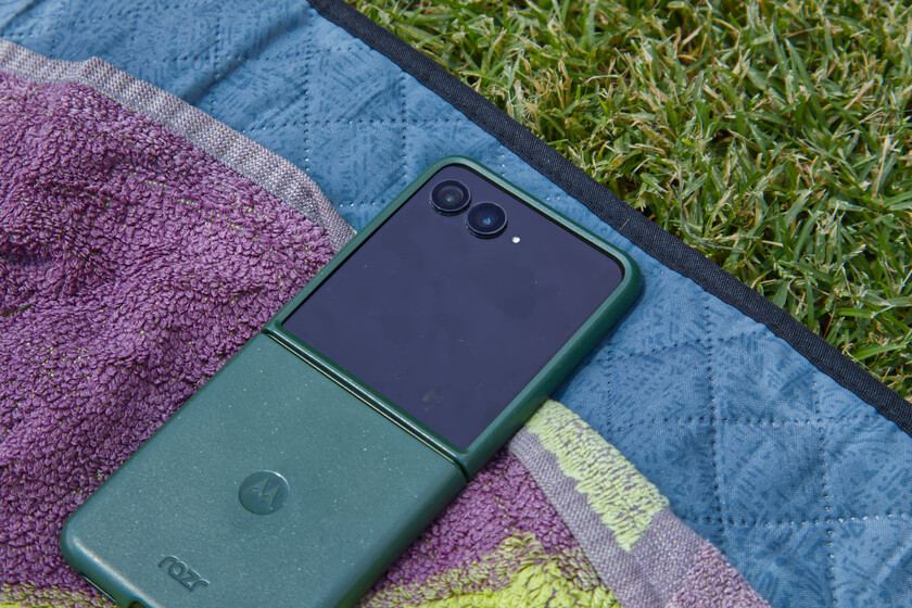 Motorola Razr 70 Plus Review: External Display Elevates Foldable Utility, But Lacks Top-Tier Performance