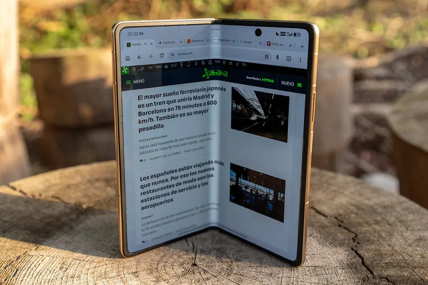 Honor Magic V6 Review Highlights AI Integration and Refined Foldable Design