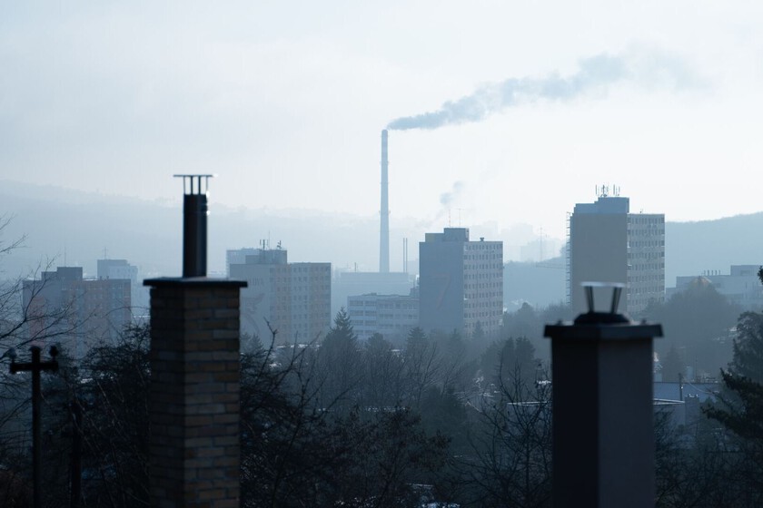 Air Pollution Linked to Gum Disease: New Research Points to PM2.5 as a Cofactor in Periodontitis