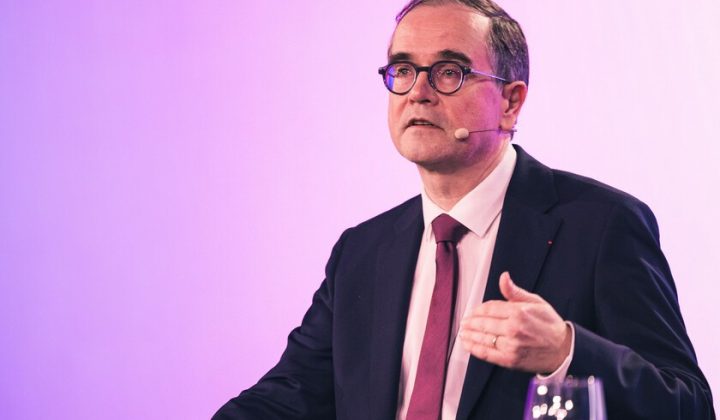 Renault CEO Calls Spain’s EV Subsidy Rules Unfair as Chinese Imports Surge