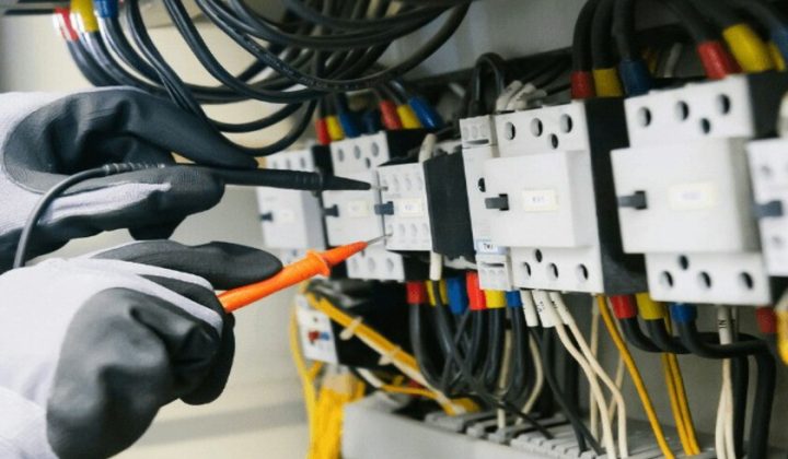 OCU Finds Spanish Homeowner Communities Overpaying Up to €1,500 on Electricity and €3,515 on Gas—Can AI Tools Optimize Shared Energy Bills?