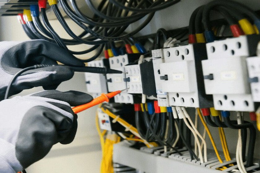 OCU Finds Spanish Homeowner Communities Overpaying Up to €1,500 on Electricity and €3,515 on Gas—Can AI Tools Optimize Shared Energy Bills?